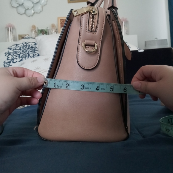 TAN/KHAKI COLOR SHOULDER BAG - Picture 7 of 8